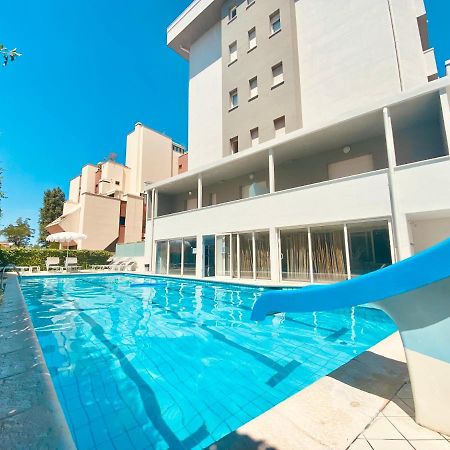 Noha Suite Hotel Riccione Eksteriør billede