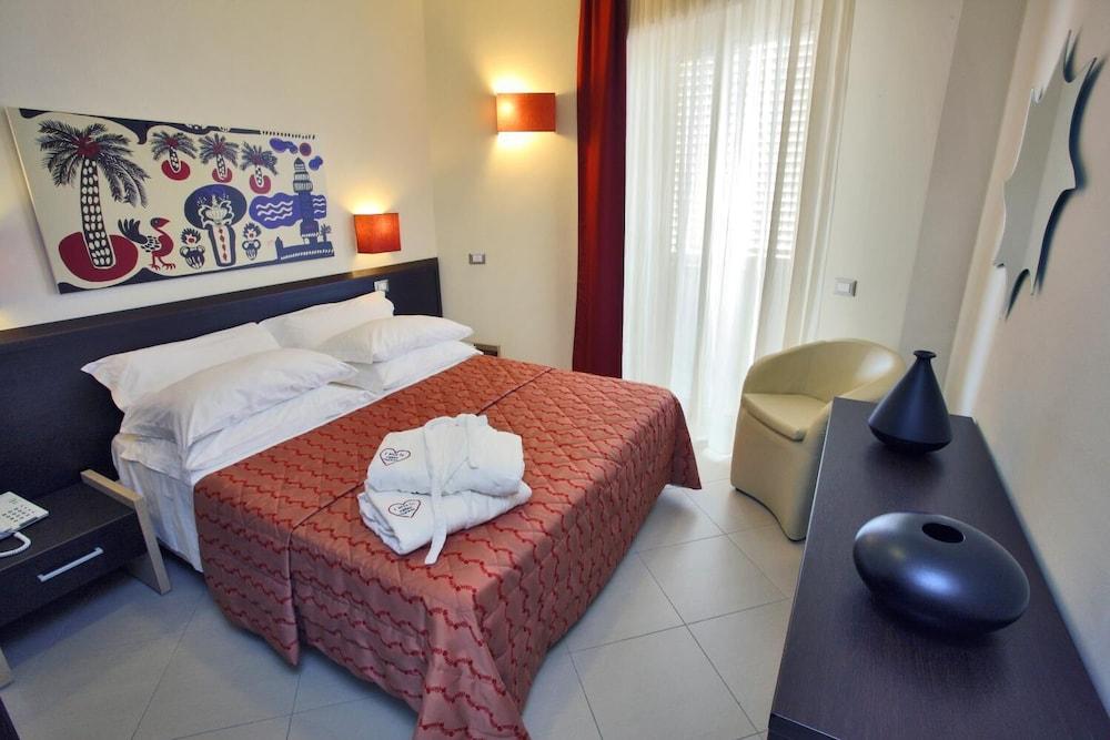 Noha Suite Hotel Riccione Eksteriør billede