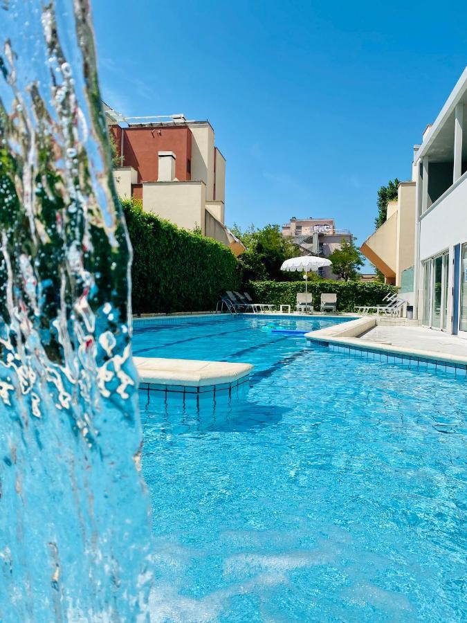 Noha Suite Hotel Riccione Eksteriør billede