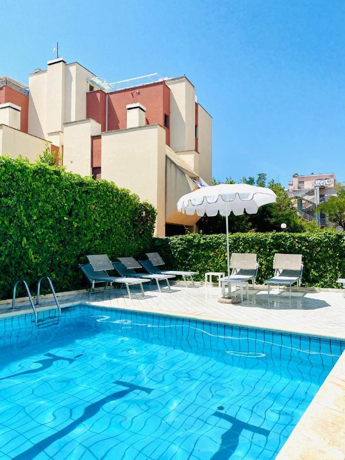 Noha Suite Hotel Riccione Eksteriør billede