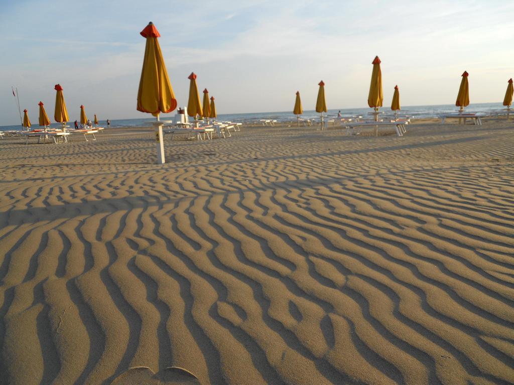 Noha Suite Hotel Riccione Eksteriør billede
